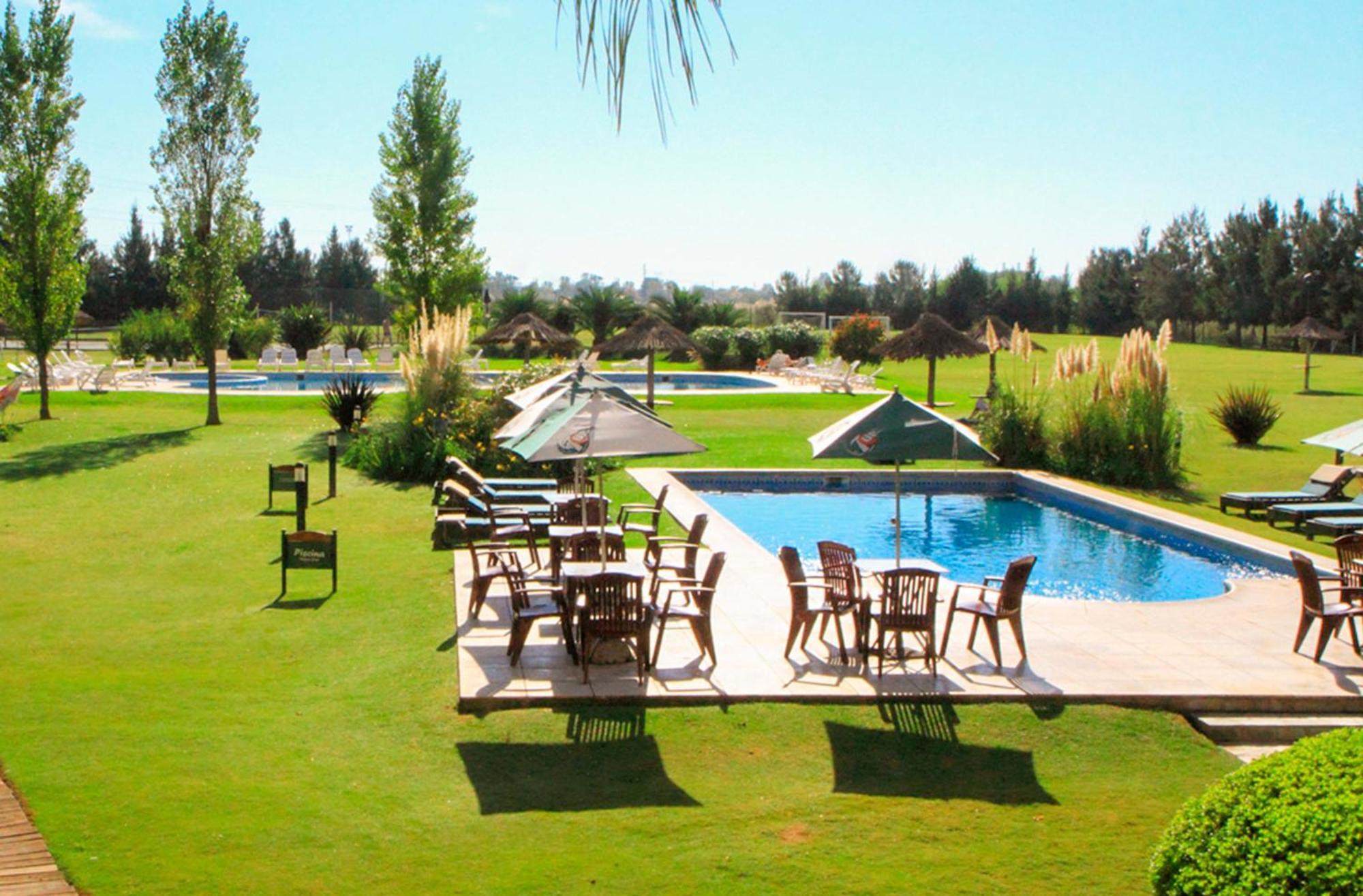 Wyndham Garden Campana Hotel Exterior foto